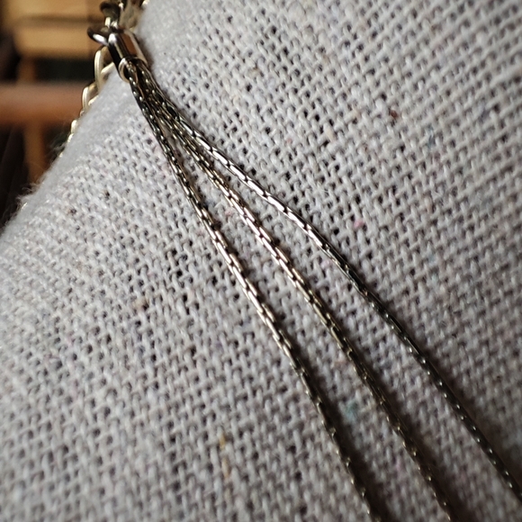 Loft Delicate Feminine Neutral Nude Lilac Lucite Glass Triple Chain Necklace - Picture 7 of 10